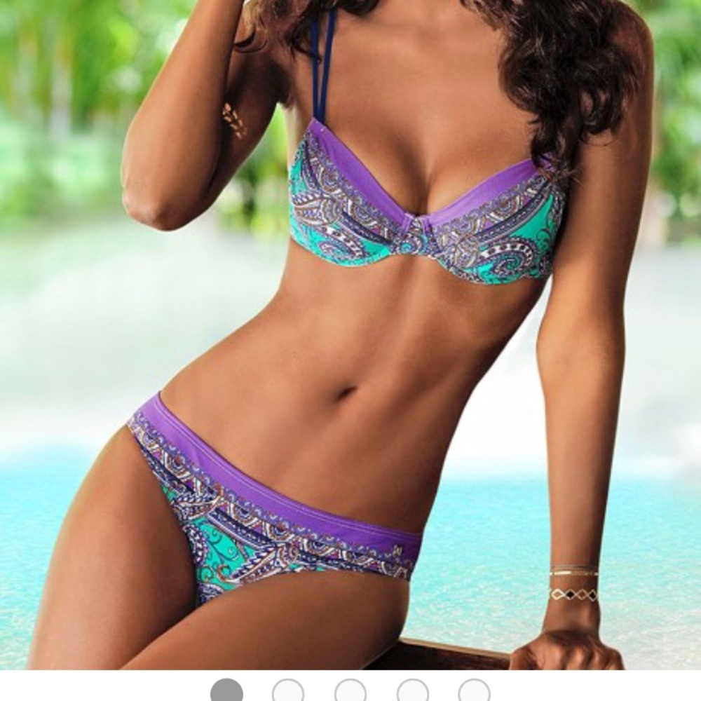 VENUS underwire bikini, moderate bottoms